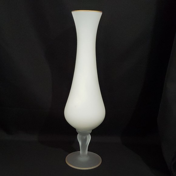 Elegant Vintage Art Glass Bud Vase with Hand-Painted Satin Frosted Blue Floral - Picture 4 of 8